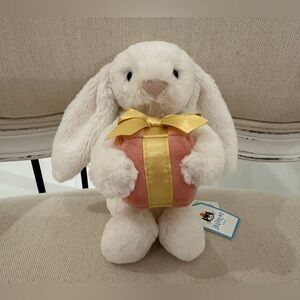 Retired NWT Jellycat Bashful Bunny With Present RARE Authentic Small